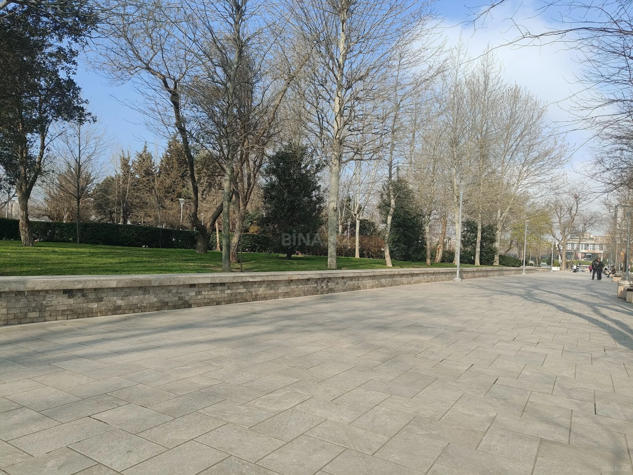 Satılır 3 otaqlı mənzil 130 m²