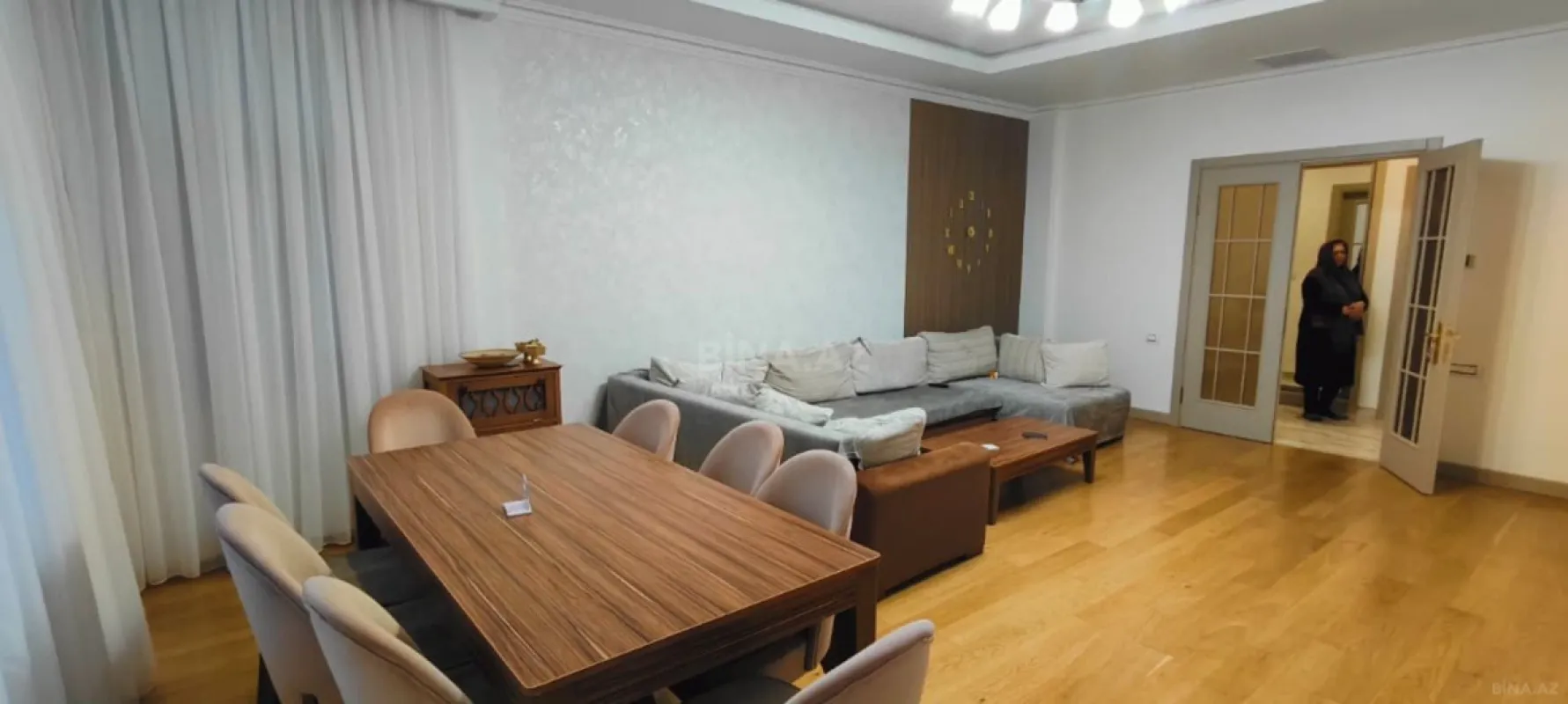 Satılır 3 otaqlı mənzil 130 m²