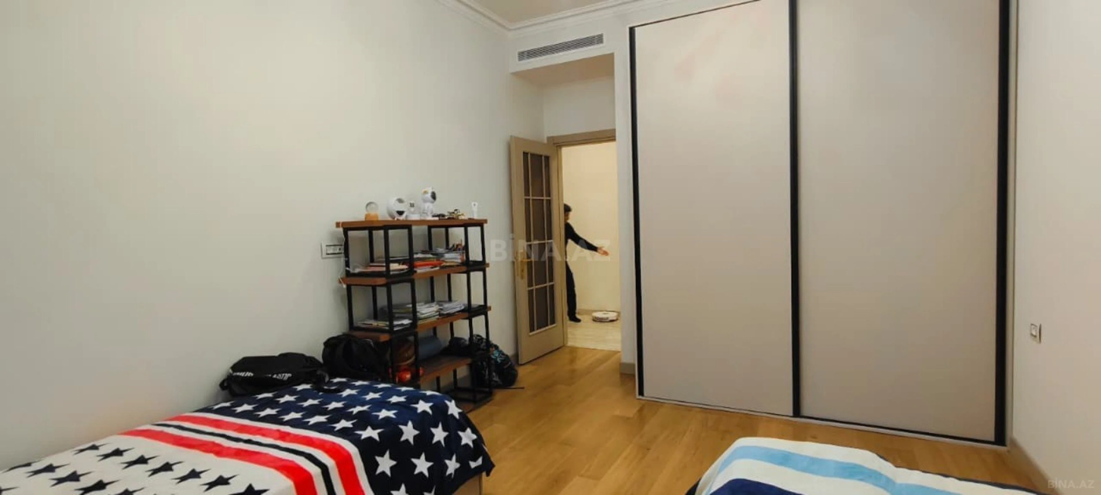 Satılır 3 otaqlı mənzil 130 m²