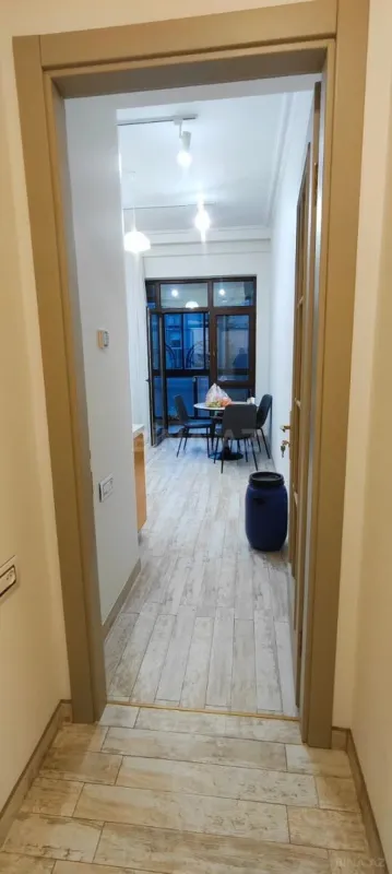 Satılır 3 otaqlı mənzil 130 m²