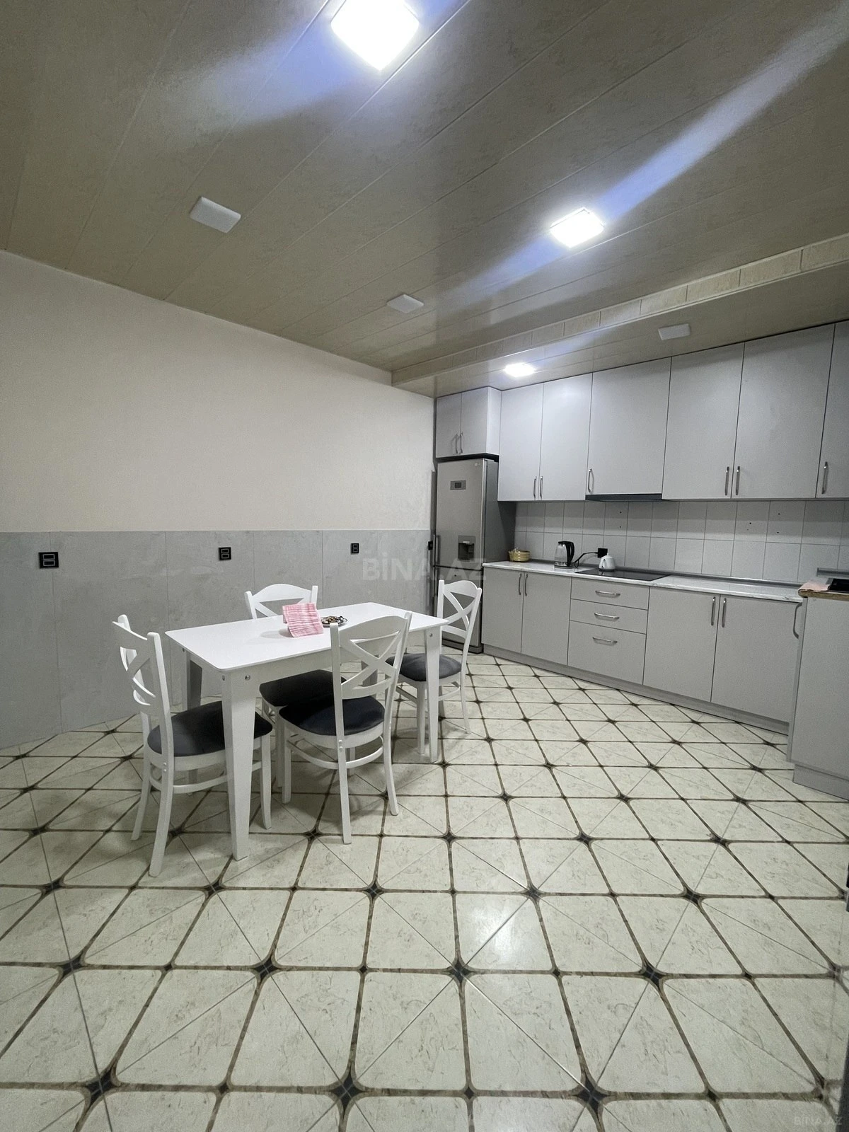 Satılır obyekt 150 m²