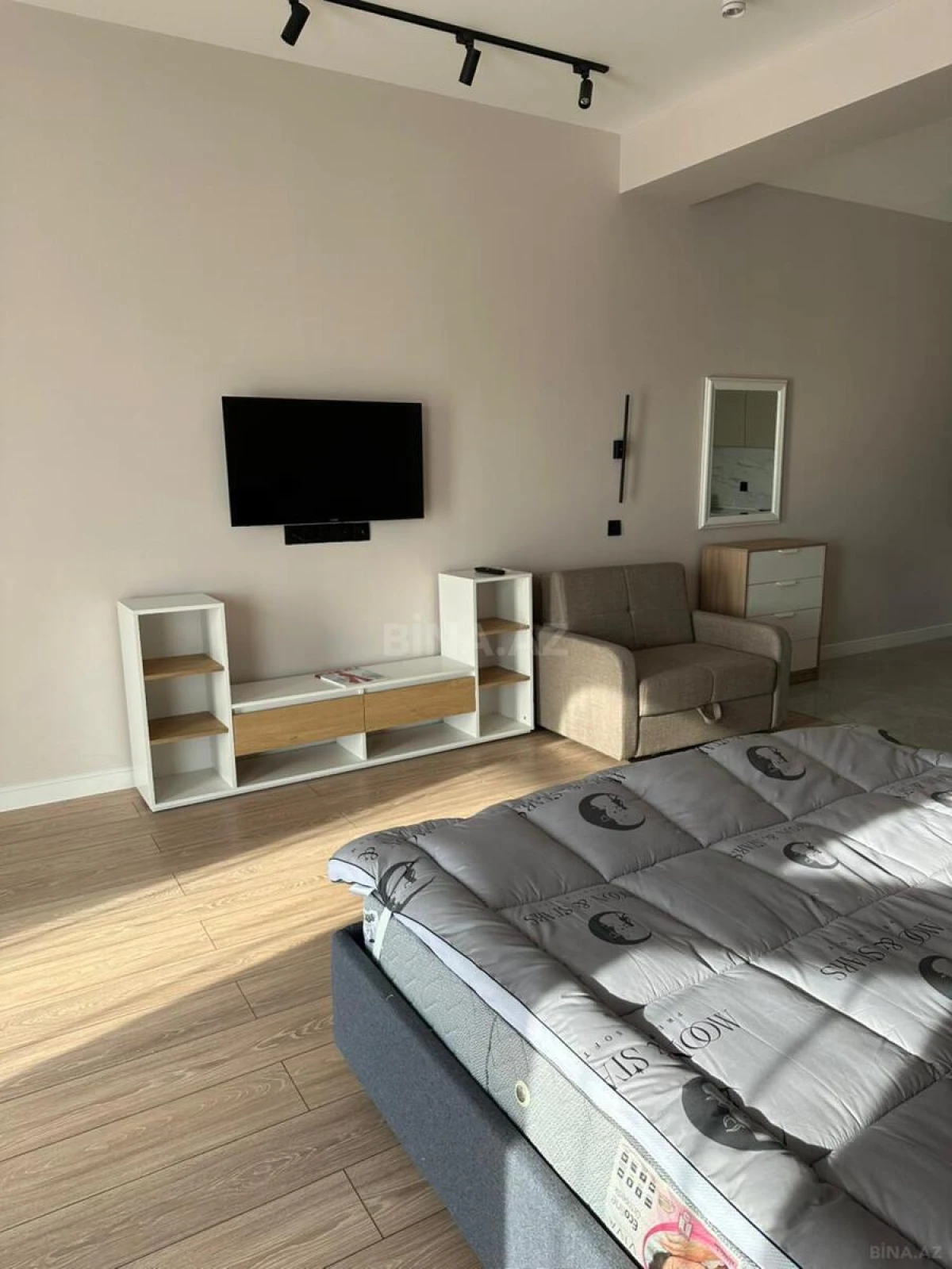 Satılır 1 otaqlı mənzil 57 m²