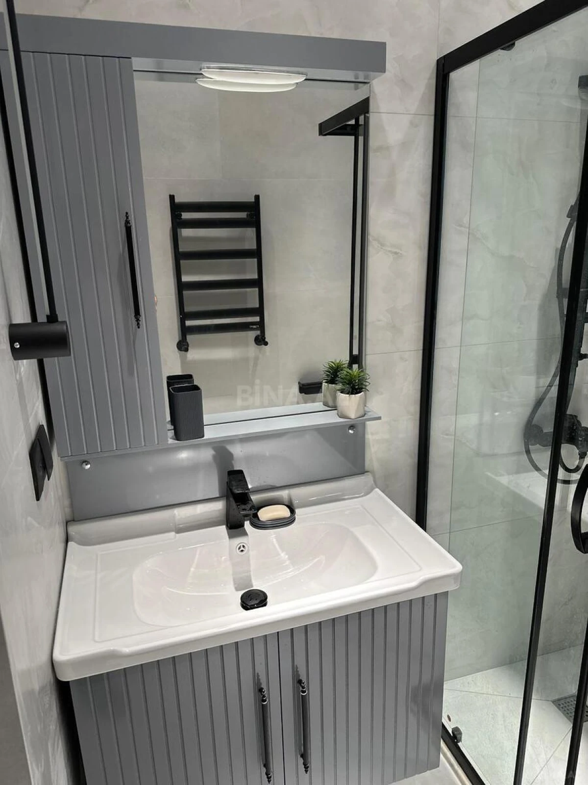 Satılır 1 otaqlı mənzil 57 m²