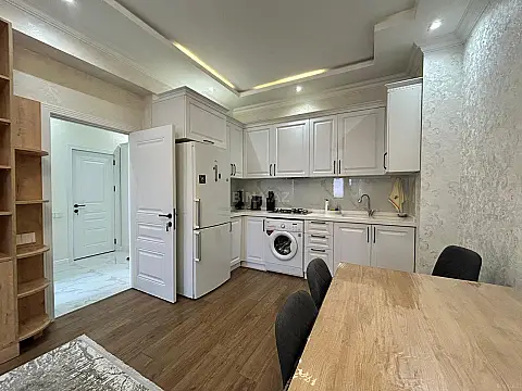 Kirayə verilir 2 otaqlı mənzil 84 m²