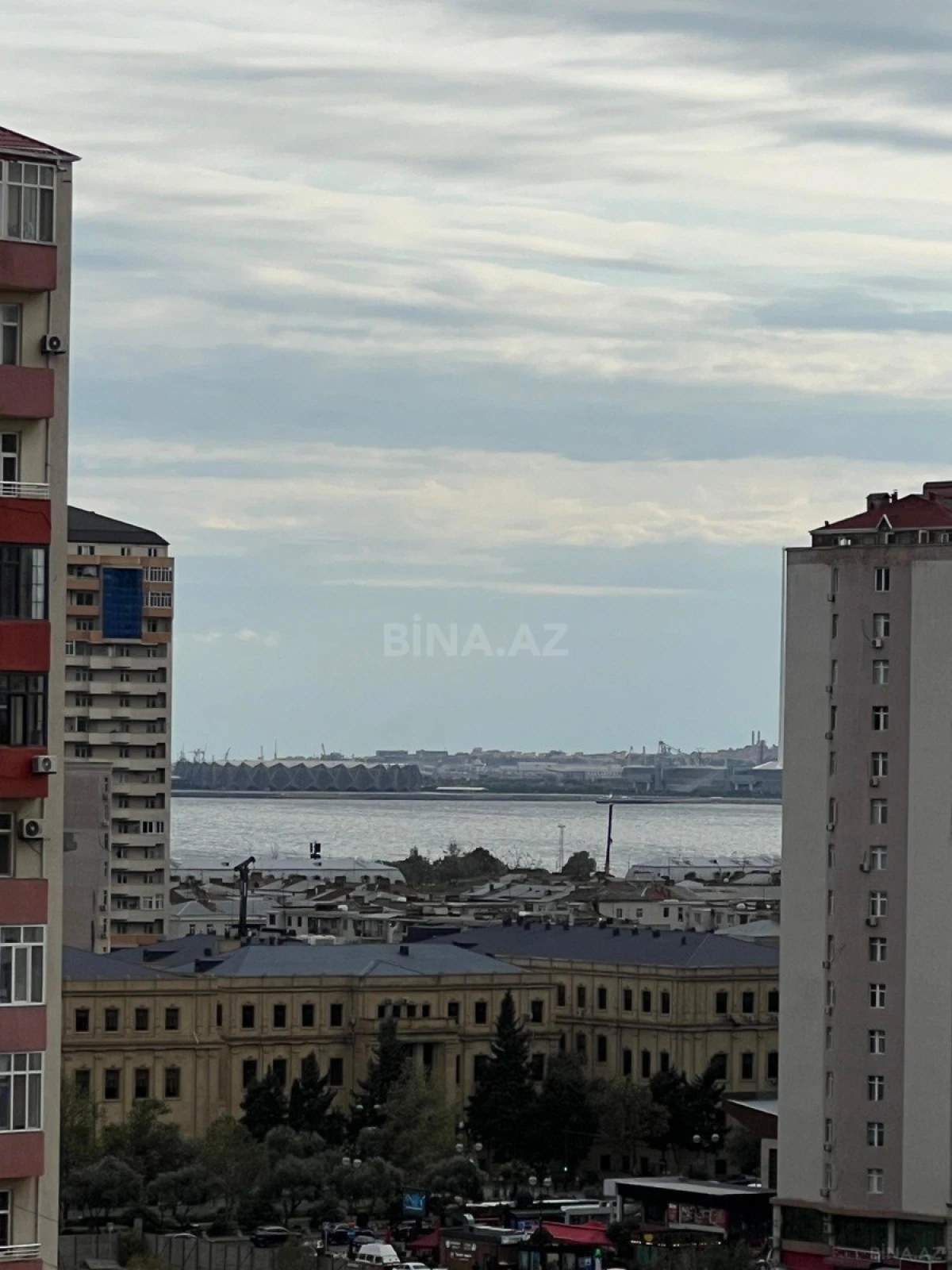 Kirayə verilir 2 otaqlı mənzil 84 m²