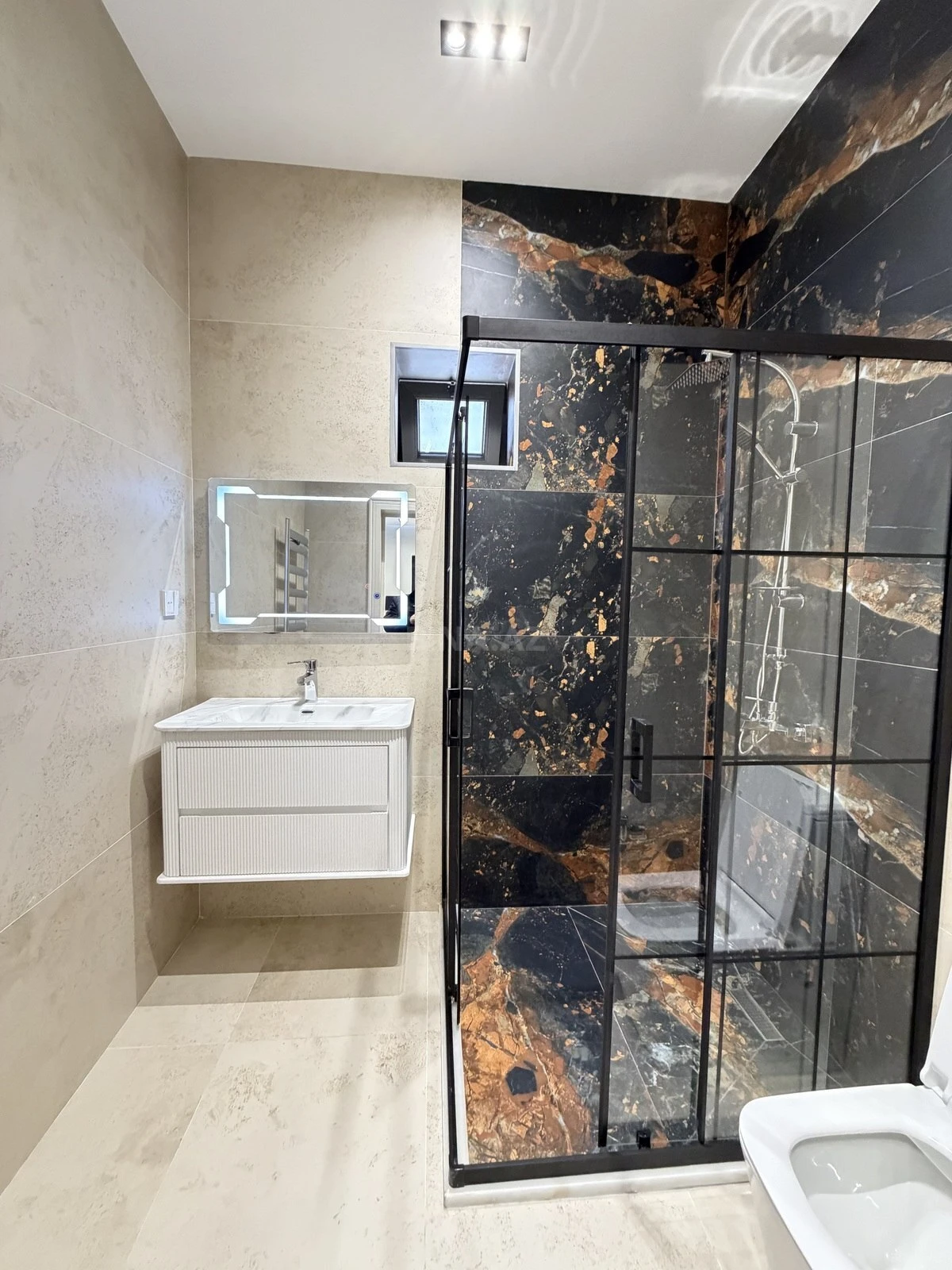 Satılır 4 otaqlı həyət evi 160 m²