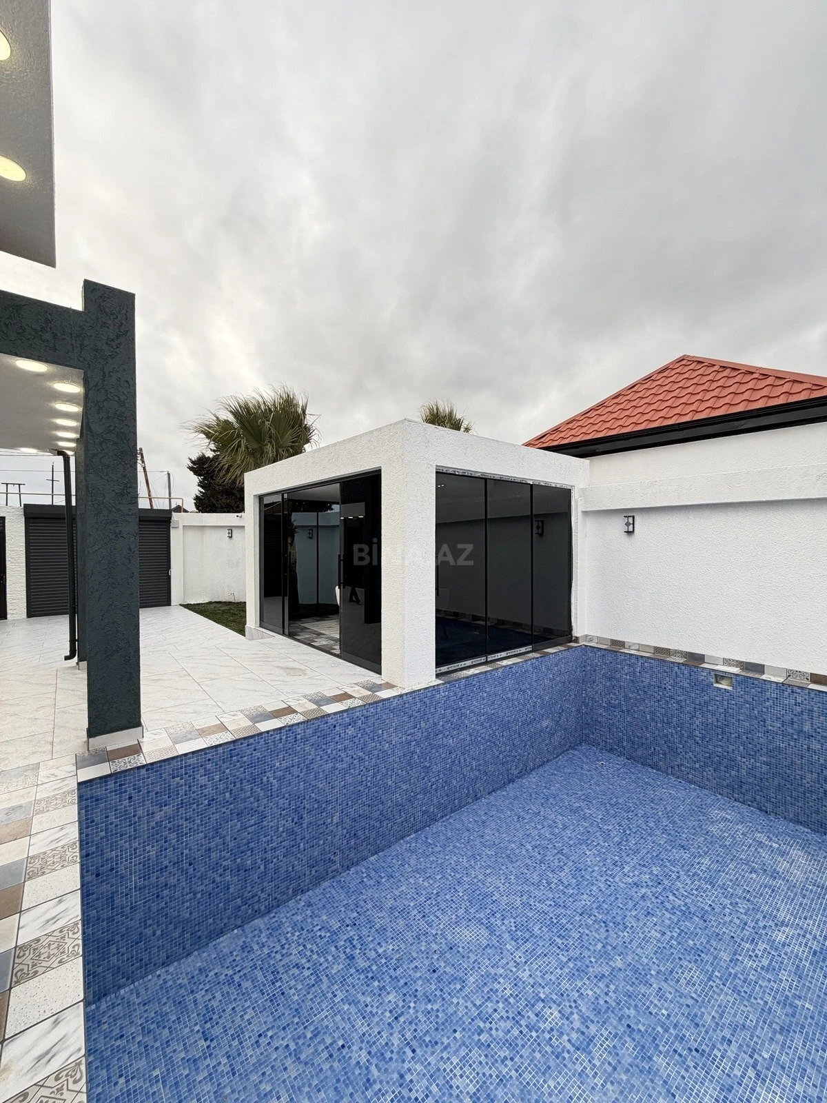 Satılır 4 otaqlı həyət evi 160 m²