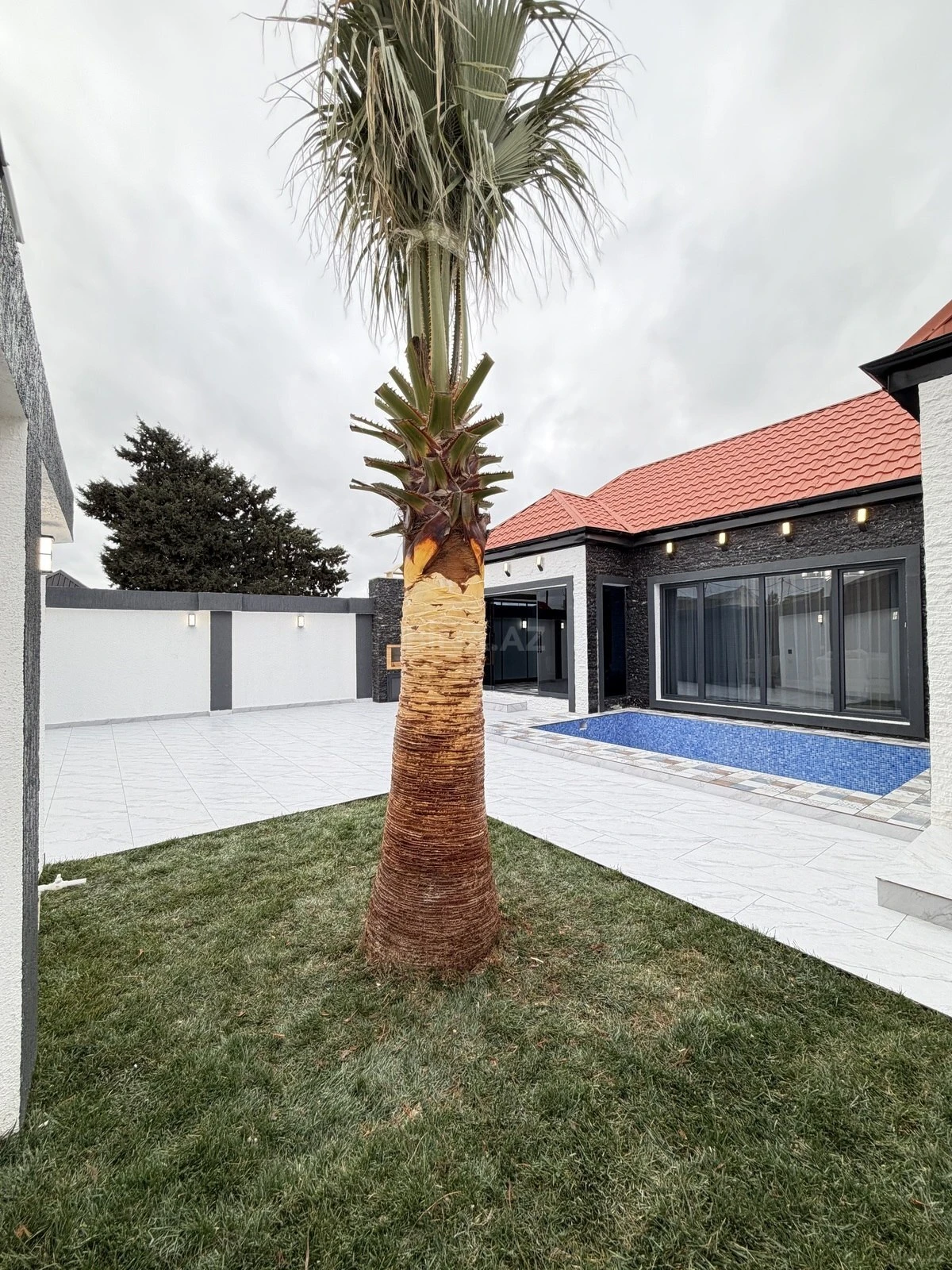 Satılır 4 otaqlı həyət evi 180 m²