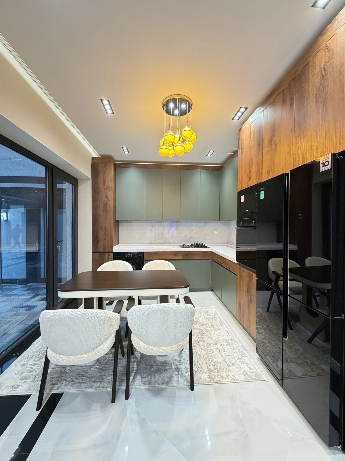 Satılır 4 otaqlı həyət evi 180 m²