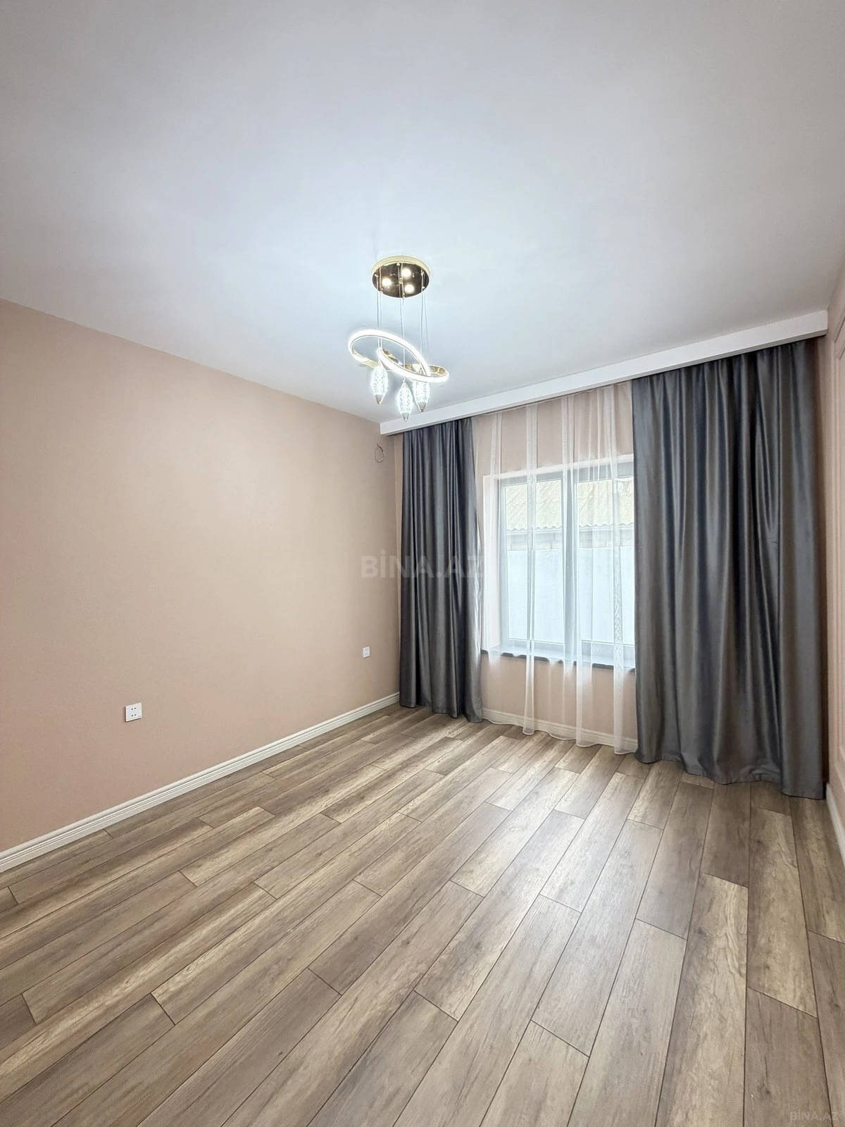 Satılır 4 otaqlı həyət evi 180 m²