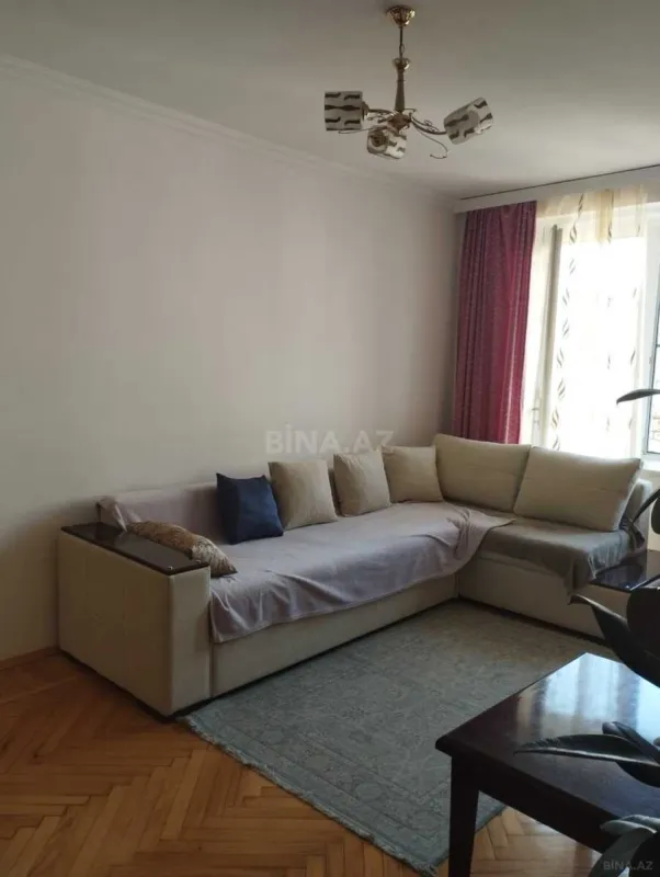 Kirayə verilir 2 otaqlı mənzil 45 m²