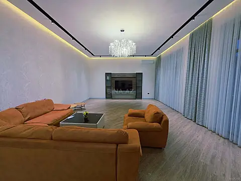 Satılır 5 otaqlı həyət evi 230 m²