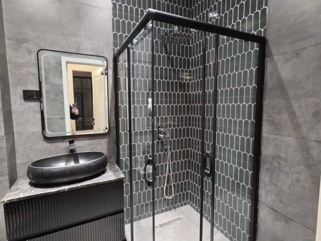 Satılır 5 otaqlı həyət evi 230 m²