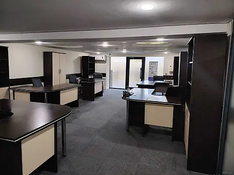 Kirayə verilir 2 otaqlı ofis 70 m²
