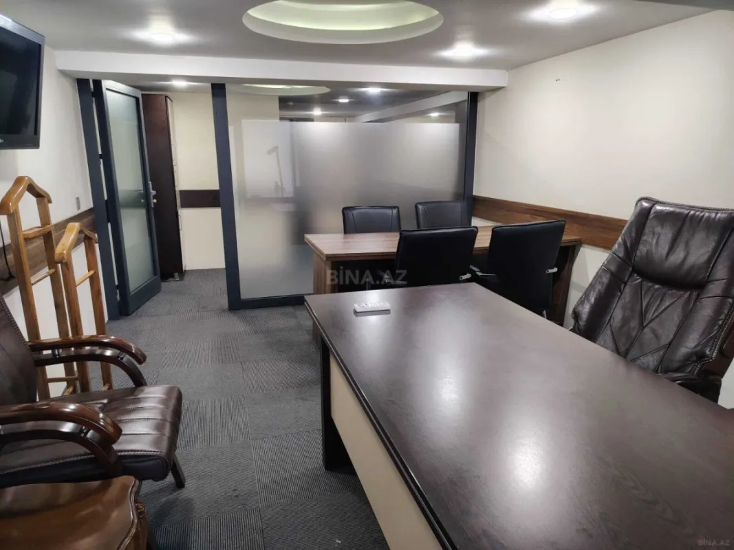Kirayə verilir 2 otaqlı ofis 70 m²
