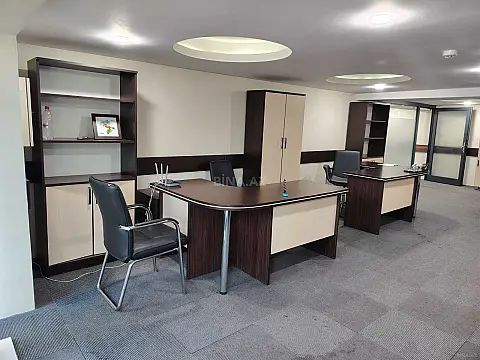 Kirayə verilir 2 otaqlı ofis 70 m²