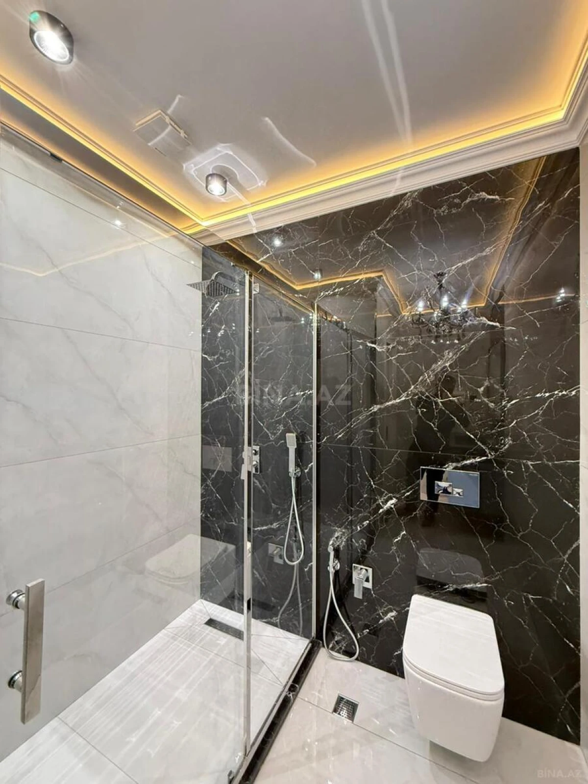 Satılır 2 otaqlı mənzil 87 m²