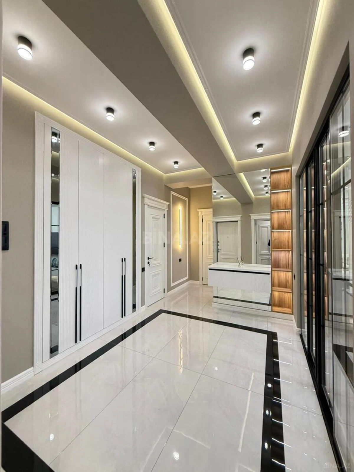 Satılır 2 otaqlı mənzil 87 m²