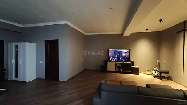 Satılır 4 otaqlı mənzil 120 m²