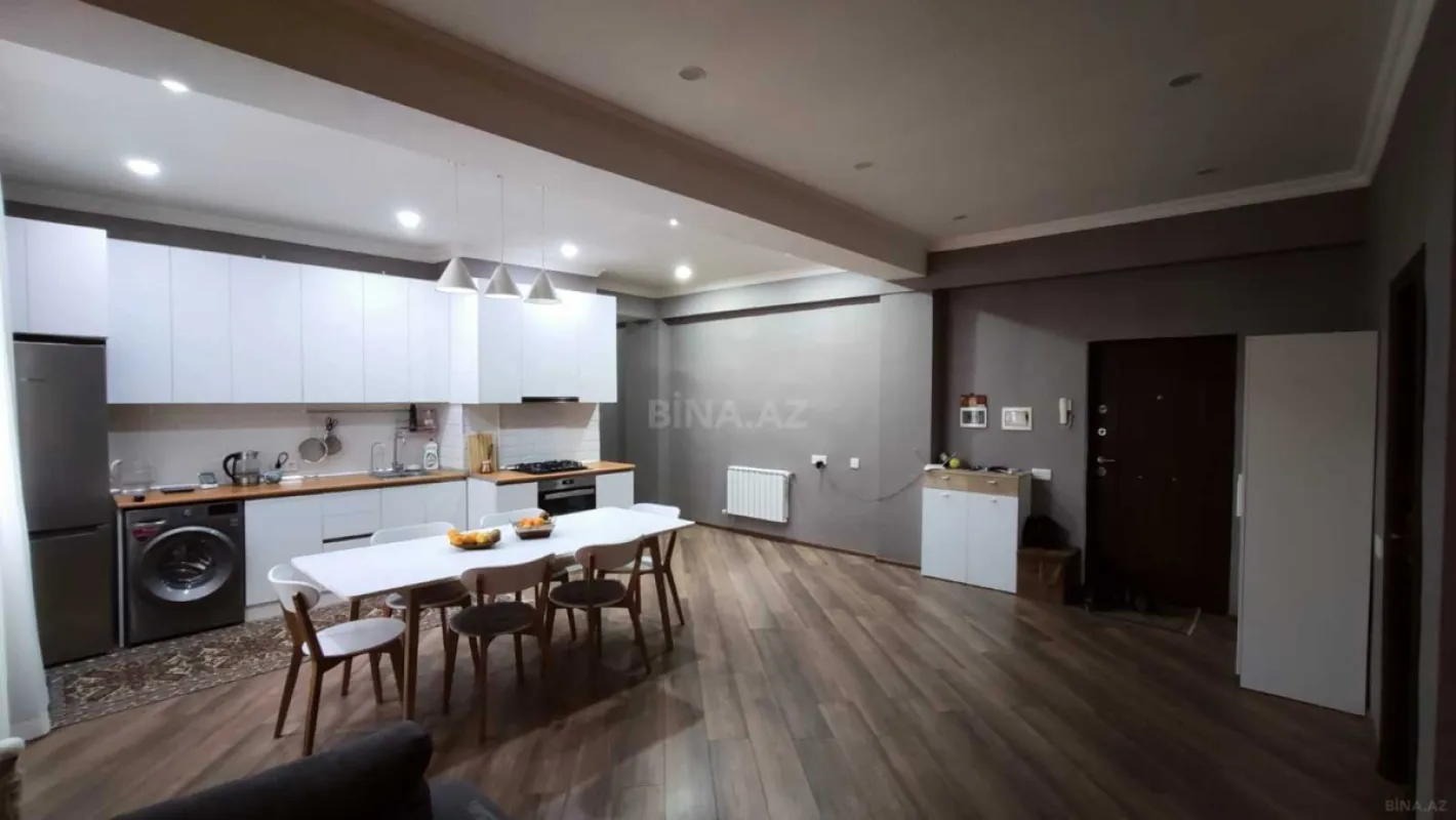 Satılır 4 otaqlı mənzil 120 m²
