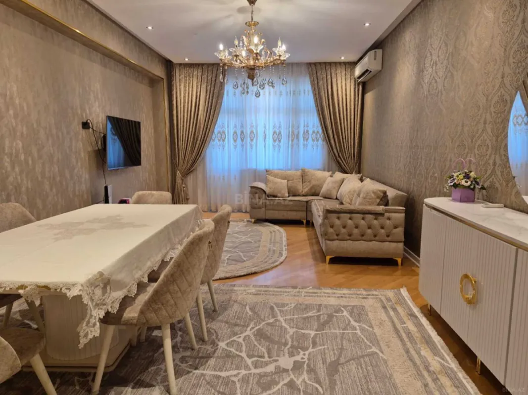 Satılır 3 otaqlı mənzil 135 m²