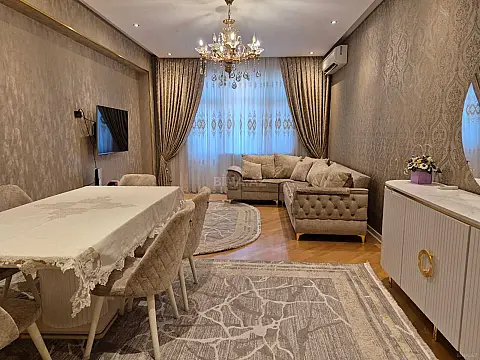Satılır 3 otaqlı mənzil 135 m² — Bakı 3 otaq 135.00 m²
