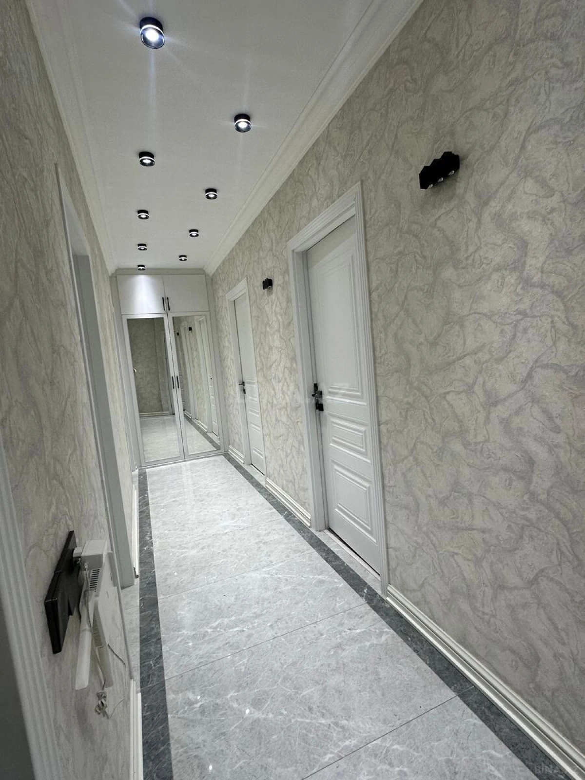 Satılır 4 otaqlı mənzil 90 m²