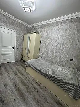 Satılır 4 otaqlı mənzil 90 m²