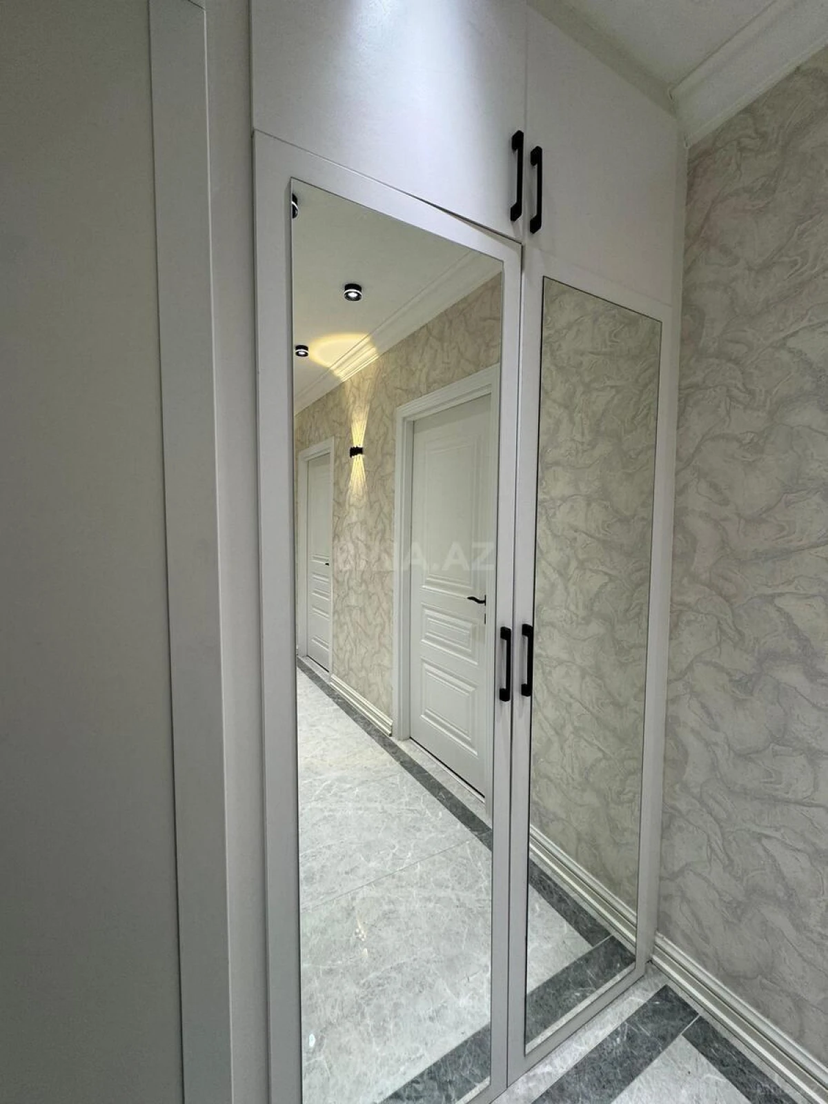 Satılır 4 otaqlı mənzil 90 m²