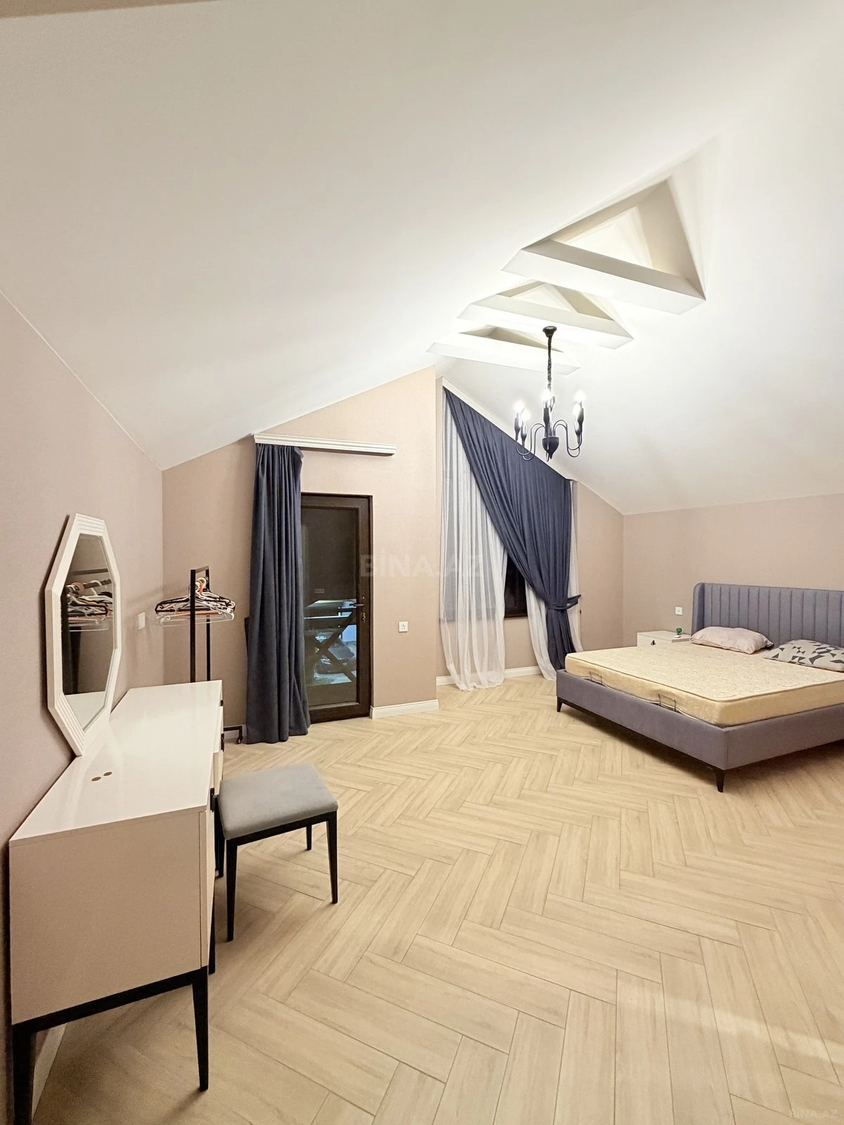 Kirayə verilir 5 otaqlı həyət evi 360 m²