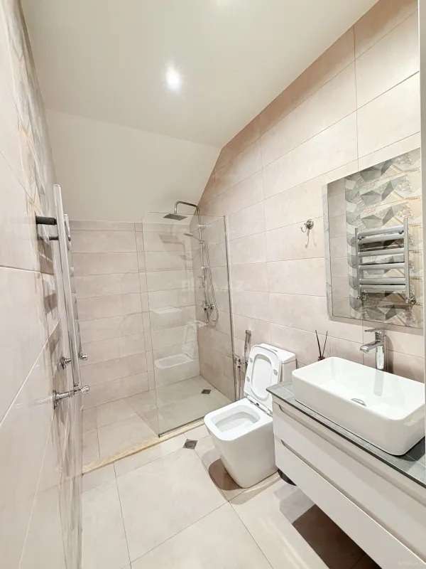 Kirayə verilir 5 otaqlı həyət evi 360 m²