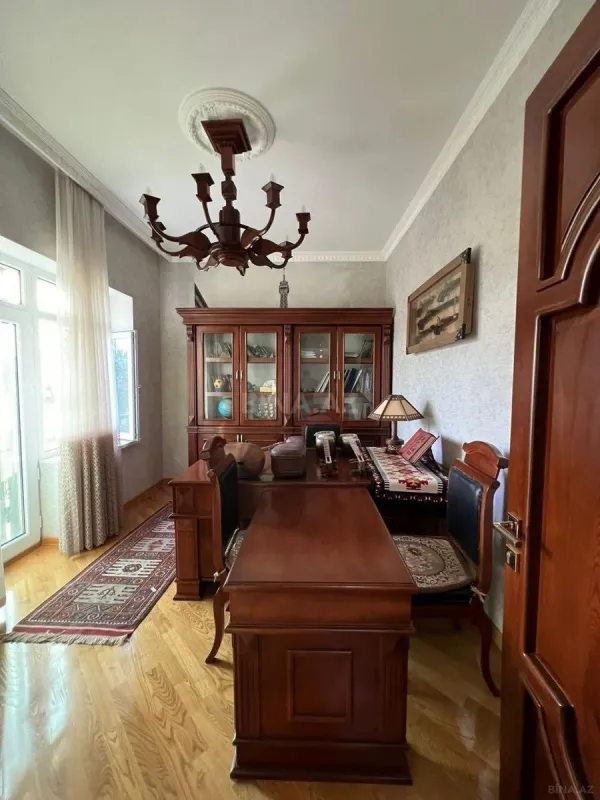 Satılır 6 otaqlı həyət evi 260 m²
