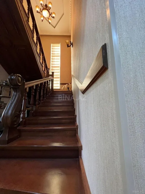 Satılır 6 otaqlı həyət evi 260 m²