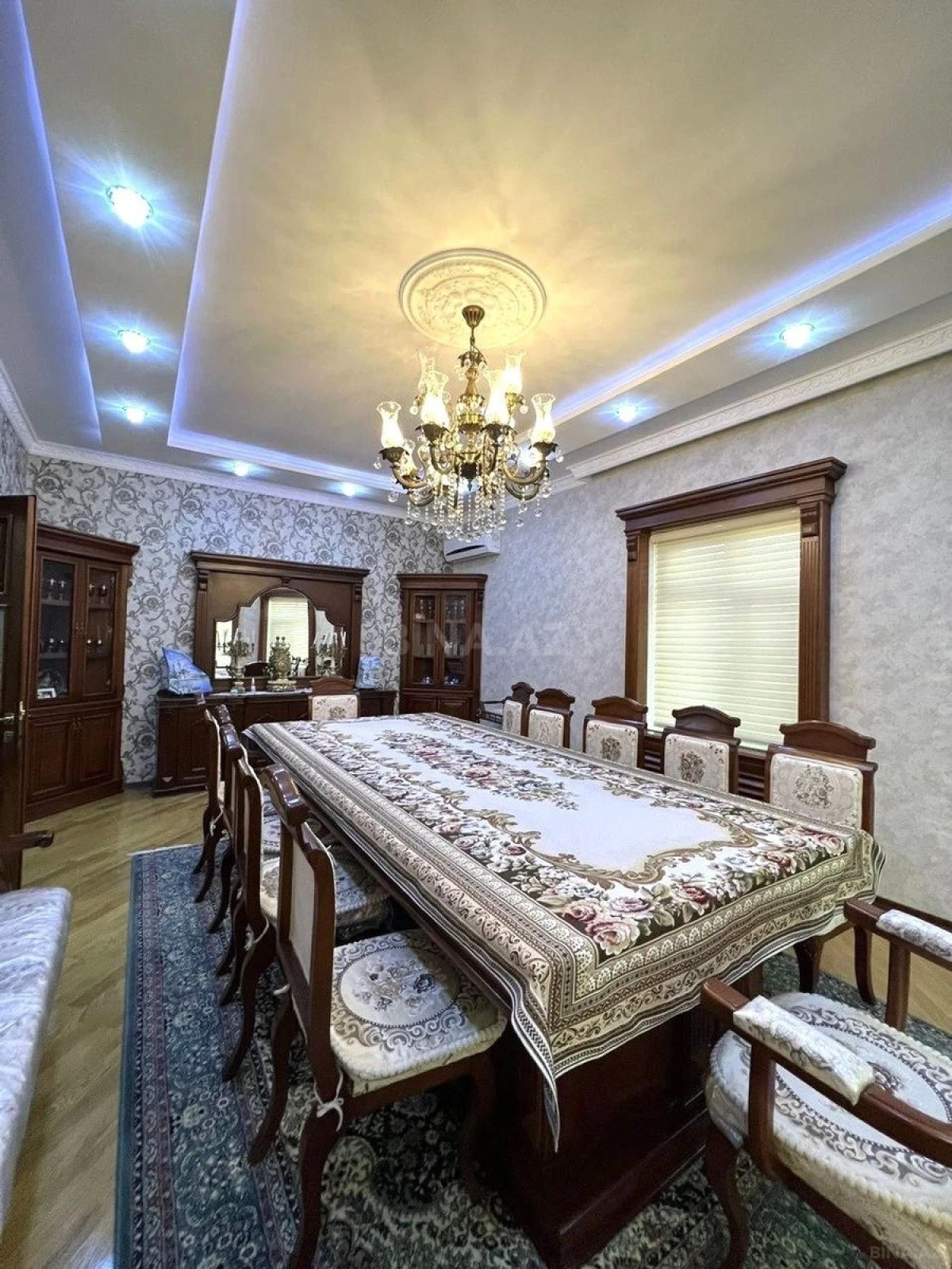 Satılır 6 otaqlı həyət evi 260 m²