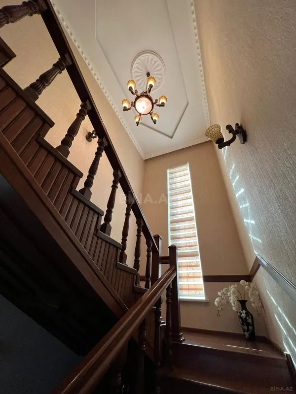 Satılır 6 otaqlı həyət evi 260 m²