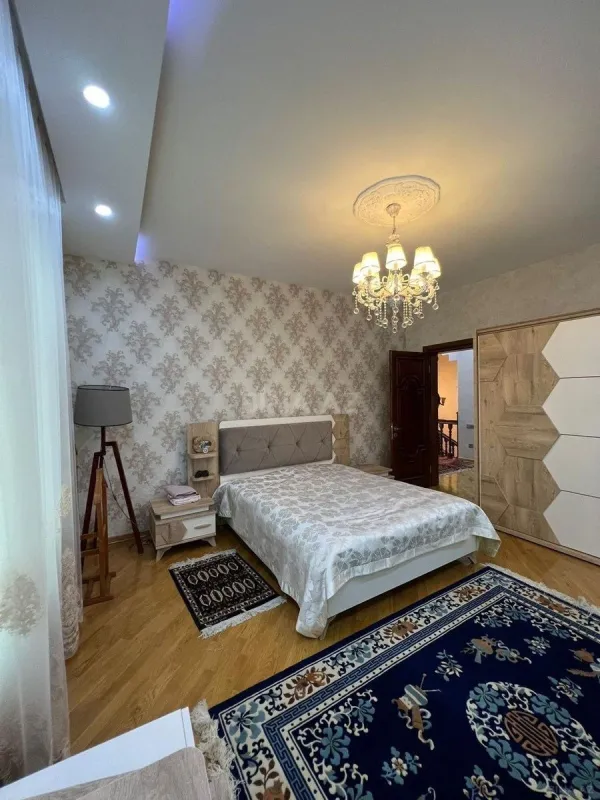 Satılır 6 otaqlı həyət evi 260 m²