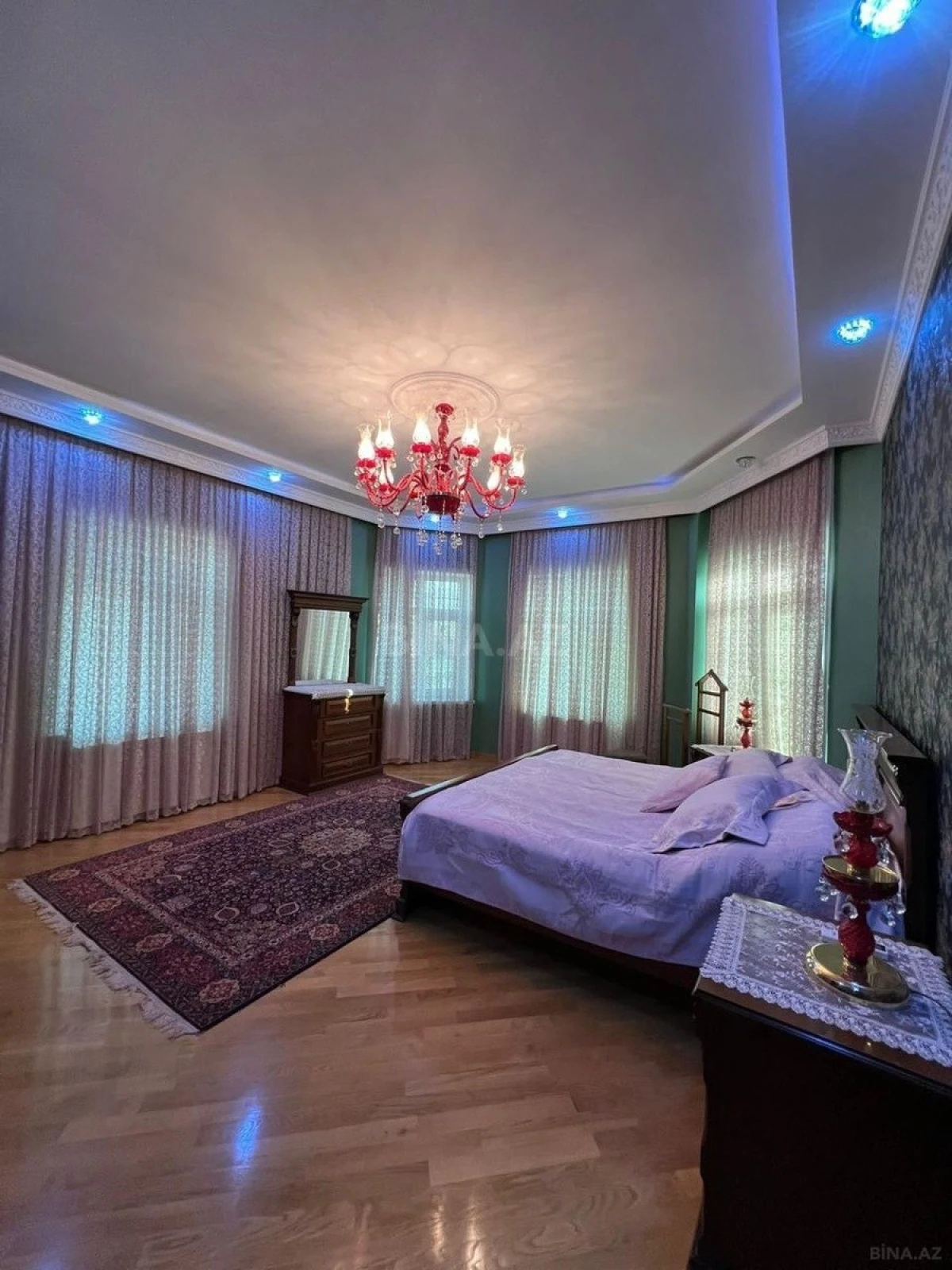 Satılır 6 otaqlı həyət evi 260 m²