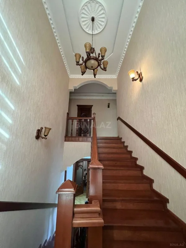 Satılır 6 otaqlı həyət evi 260 m²