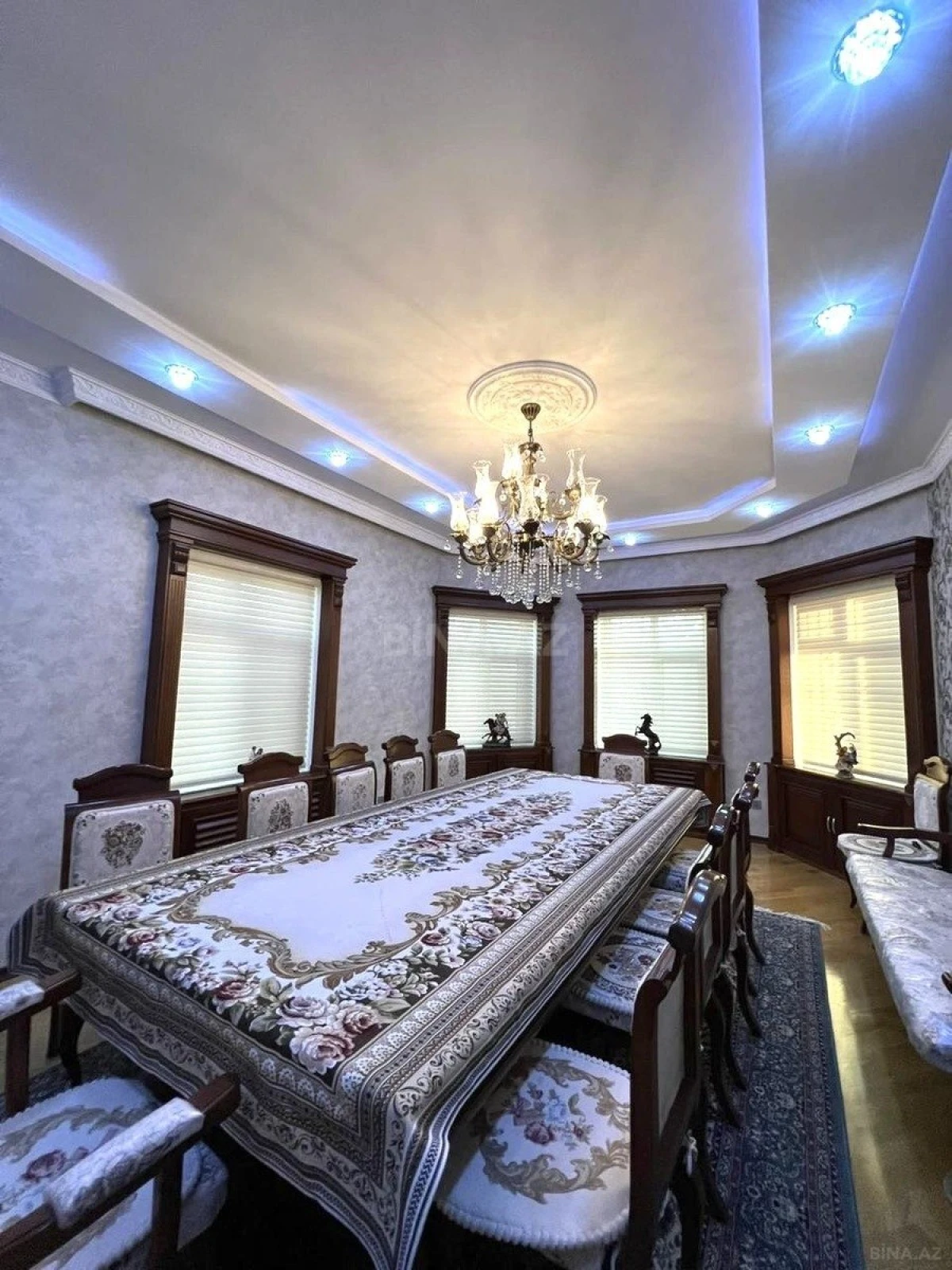 Satılır 6 otaqlı həyət evi 260 m²