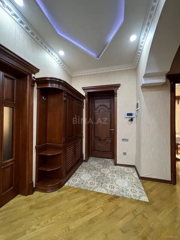 Satılır 6 otaqlı həyət evi 260 m²