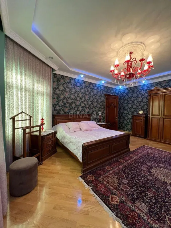 Satılır 6 otaqlı həyət evi 260 m²