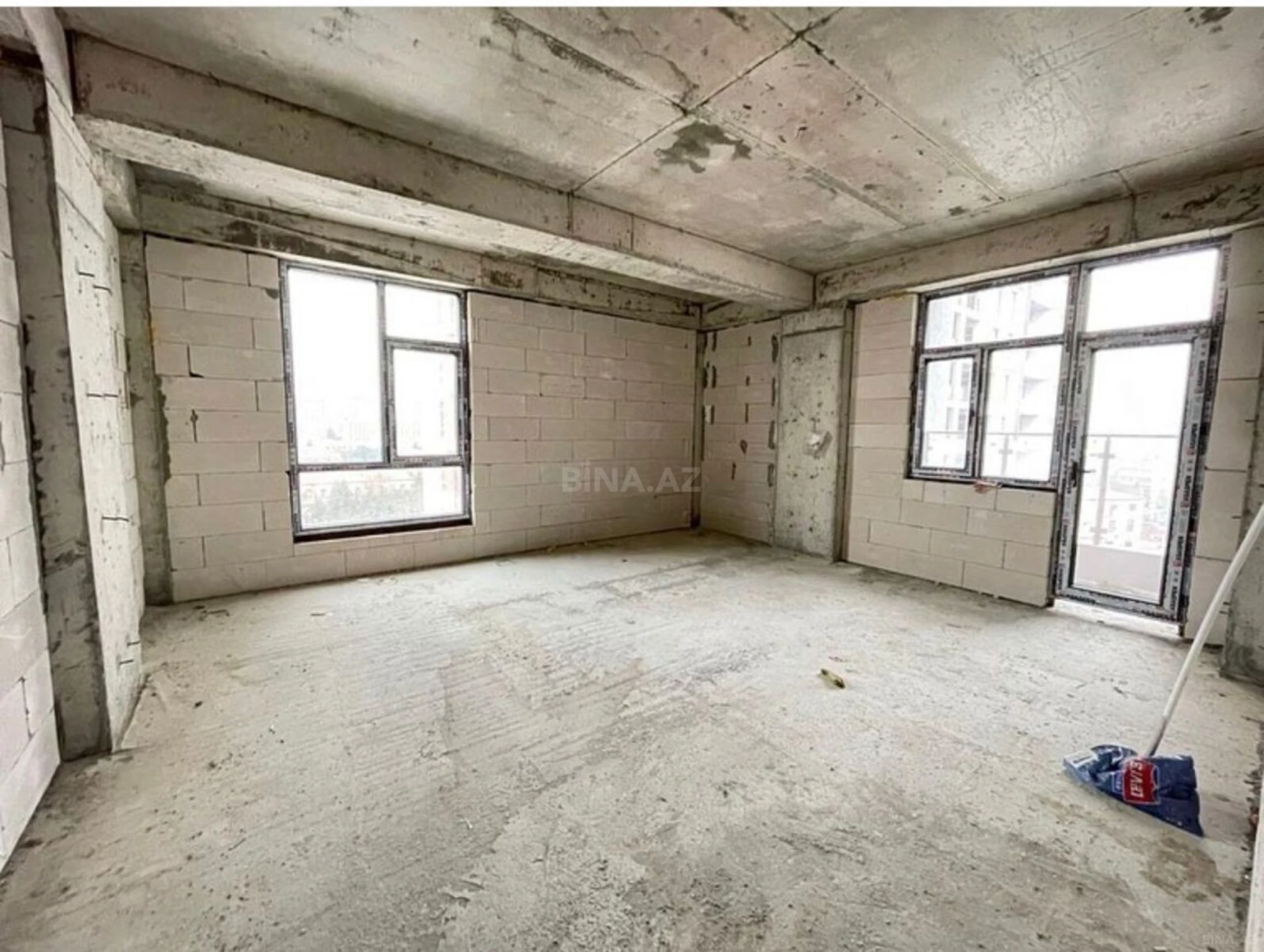 Satılır 3 otaqlı mənzil 111 m²