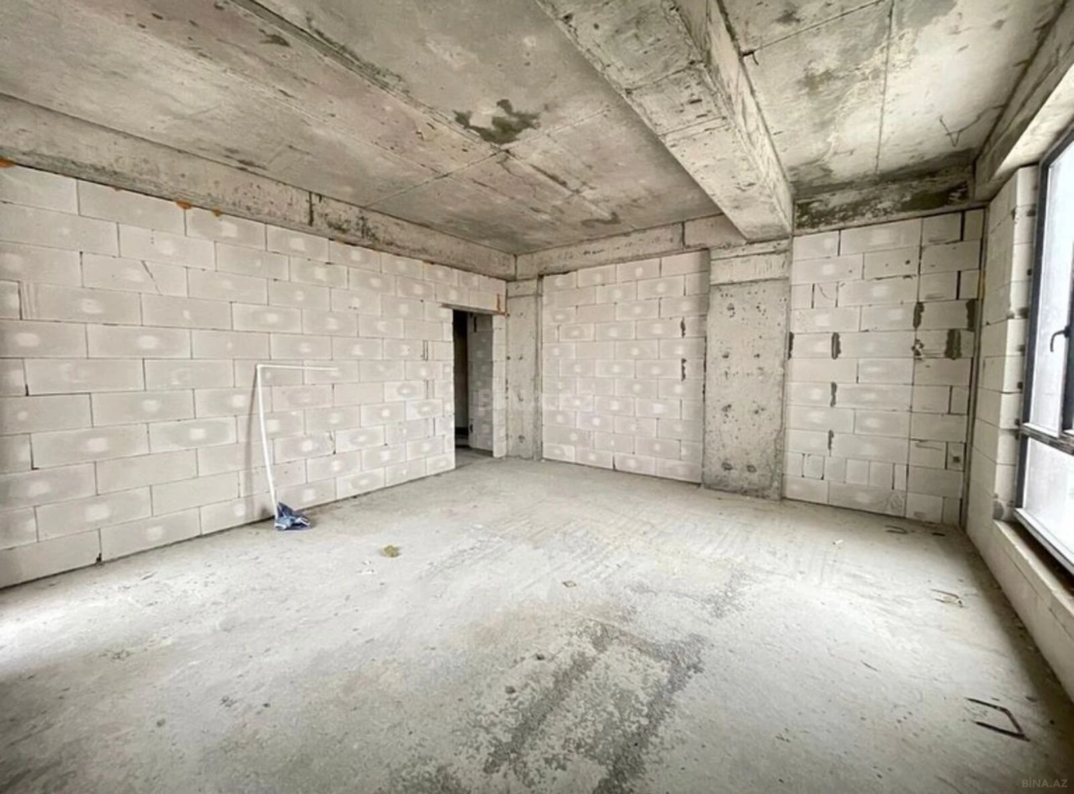 Satılır 3 otaqlı mənzil 111 m²