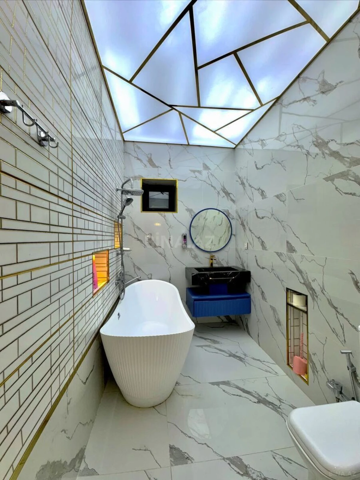 Kirayə verilir 5 otaqlı həyət evi 260 m²