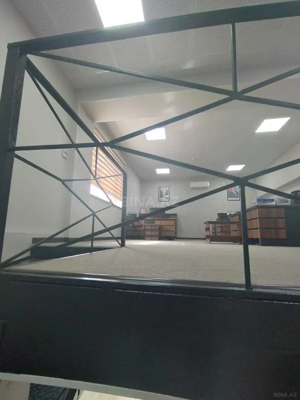 Kirayə verilir 2 otaqlı ofis 137 m²