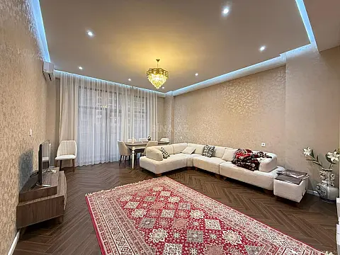 Satılır 2 otaqlı mənzil 88 m²