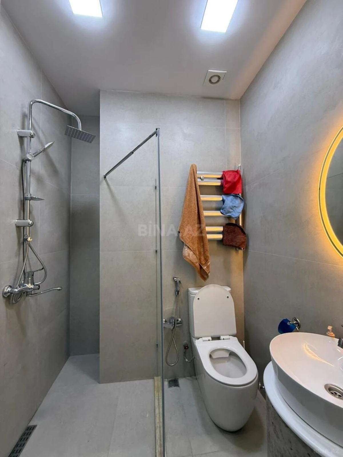 Satılır 2 otaqlı mənzil 88 m²