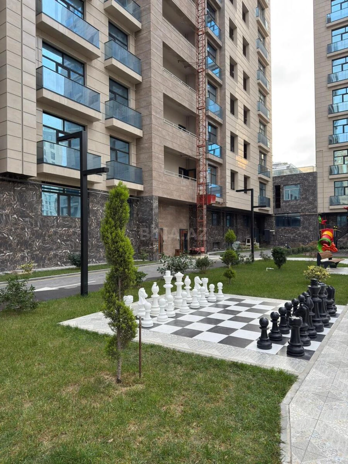 Satılır 2 otaqlı mənzil 88 m²
