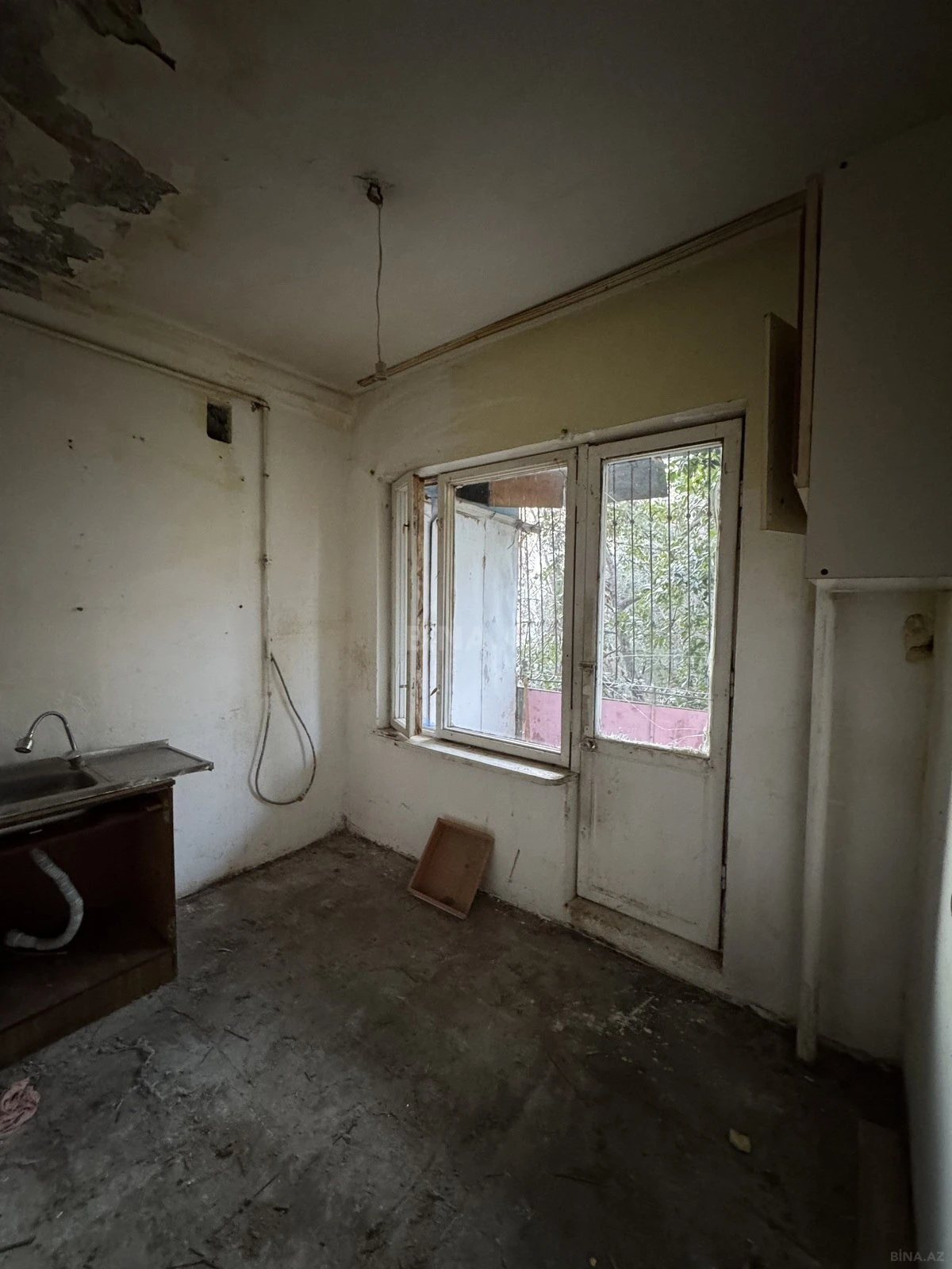 Satılır 4 otaqlı mənzil 120 m²