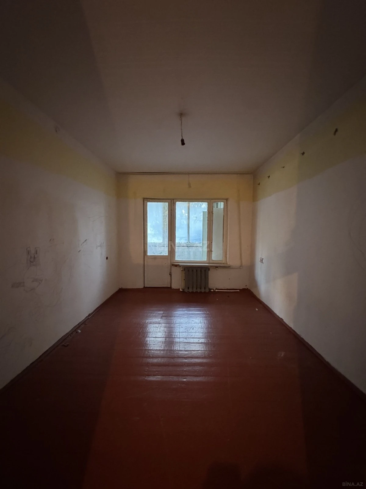 Satılır 4 otaqlı mənzil 120 m²
